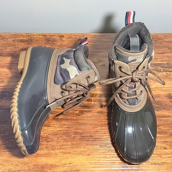 Tommy Hilfiger Camouflage Rain Boots Amazon.com | Tommy Hilfiger Colins 4 Light Gray 7 D (M) | Rain main image 4